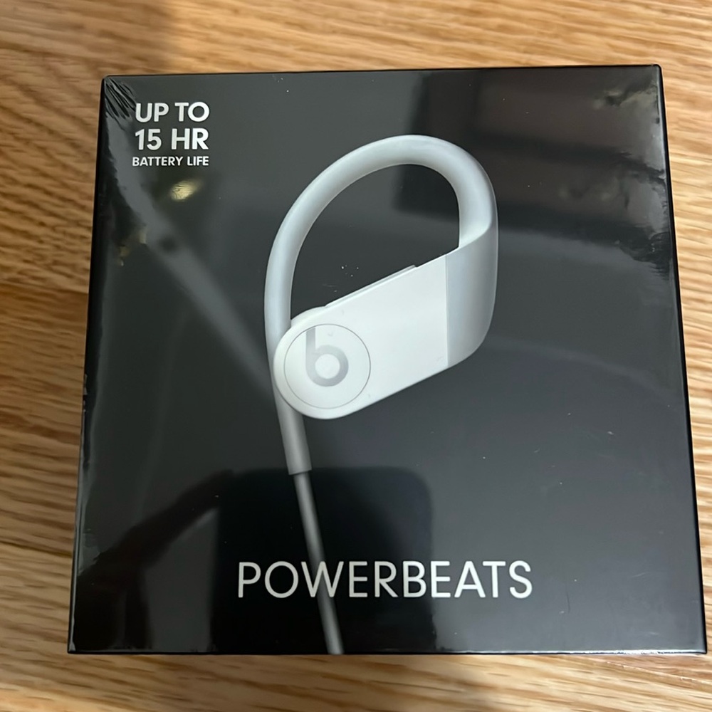 Powerbeats NWT